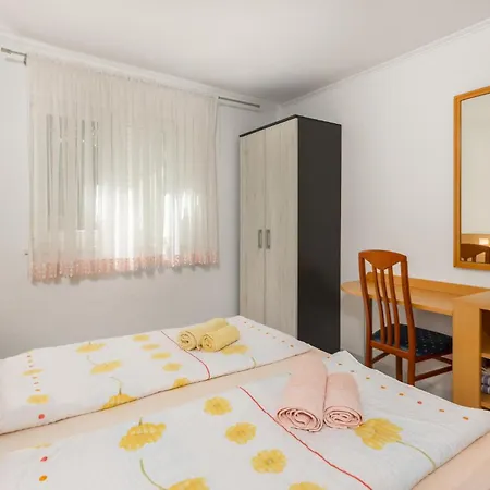 2 Bedroom Lovely In