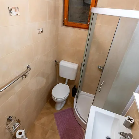 2 Bedroom Lovely In *