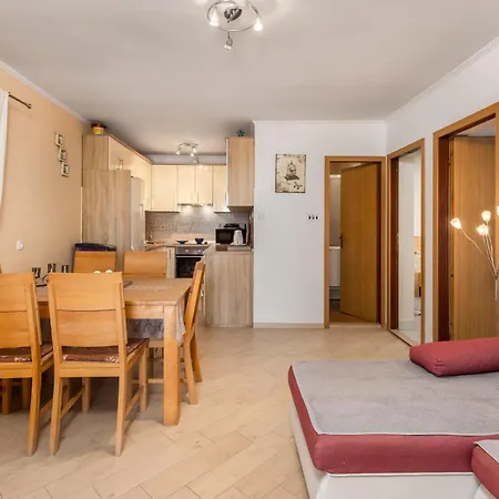 Apartment 2 Bedroom Lovely In