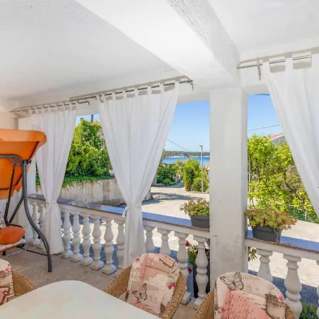 2 Bedroom Lovely In * Banjol