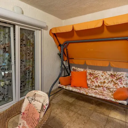 Apartment 2 Bedroom Lovely In Banjol